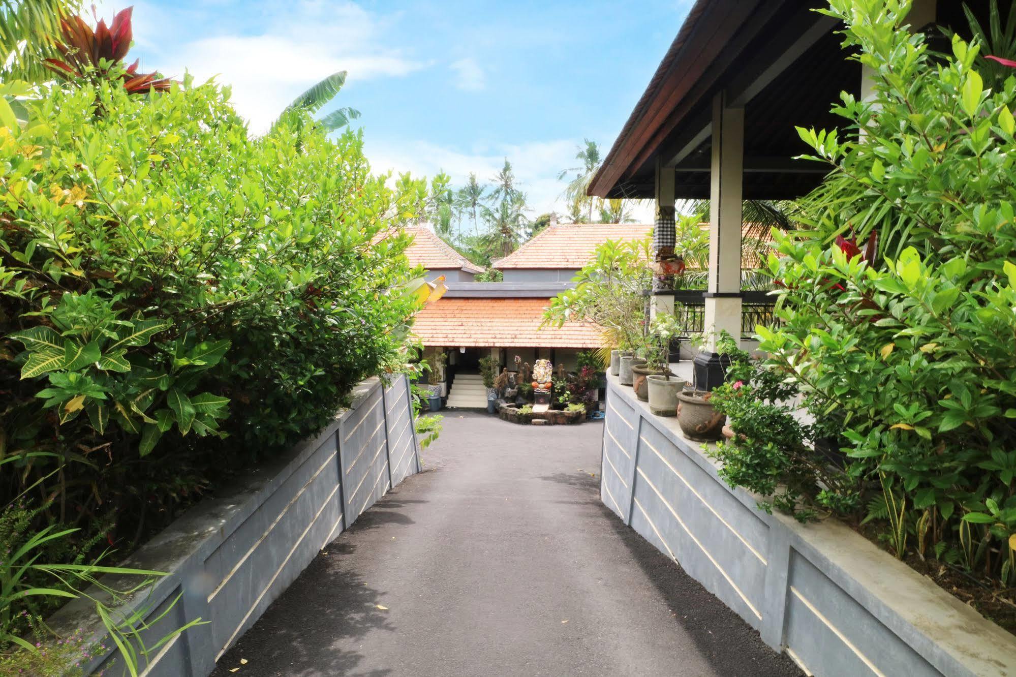 Oyo 91925 Ijo Eco Lodge Hotel Mengwi Exterior photo
